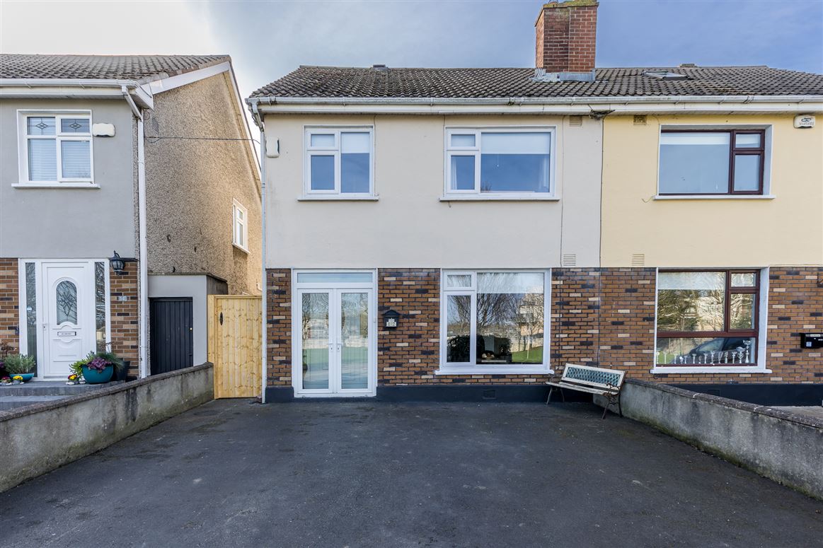 12 Crestfield Park, Whitehall, Dublin 9