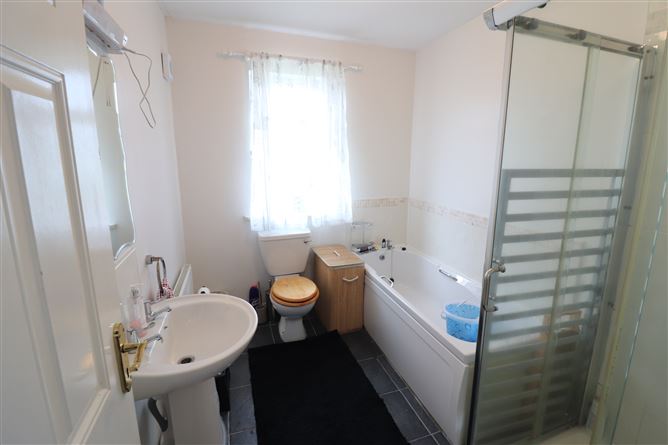 Photo 15 of 29 — 78 Caislean Na Habhann, Castletroy, Limerick