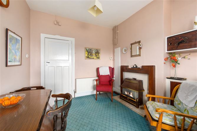 https://photos-a.propertyimages.ie/media/8/0/6/5001608/06629669-9a04-465c-bf67-2707c05f0490_l.jpg