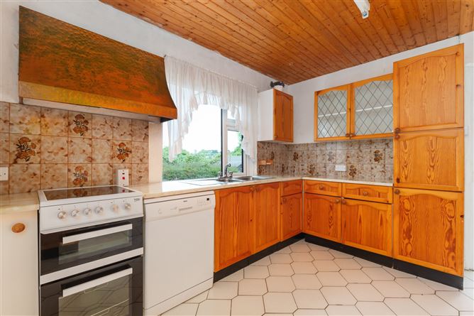 Photo 15 of 34 — Hinchogue Cottage, Golf Lane, Carrickmines, Dublin 18