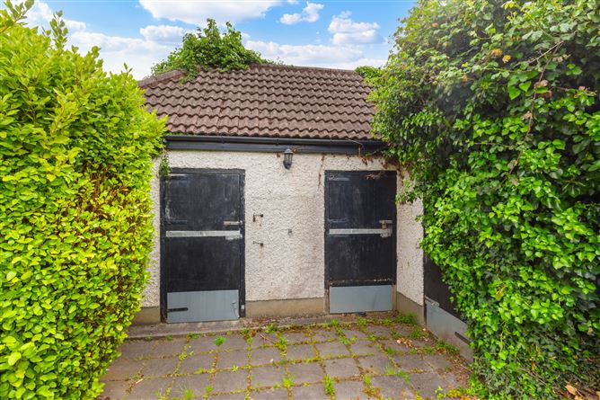 Photo 21 of 34 — Hinchogue Cottage, Golf Lane, Carrickmines, Dublin 18
