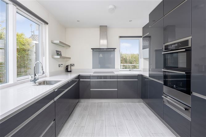 https://photos-a.propertyimages.ie/media/8/0/6/5008608/20332e2f-26cd-4e6d-aefb-ac26835078da_l.jpg