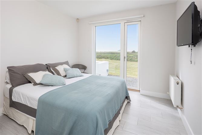 https://photos-a.propertyimages.ie/media/8/0/6/5008608/20332e2f-26cd-4e6d-aefb-ac26835078da_l.jpg
