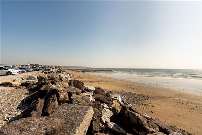 https://photos-a.propertyimages.ie/media/8/0/6/5008608/20332e2f-26cd-4e6d-aefb-ac26835078da_l.jpg