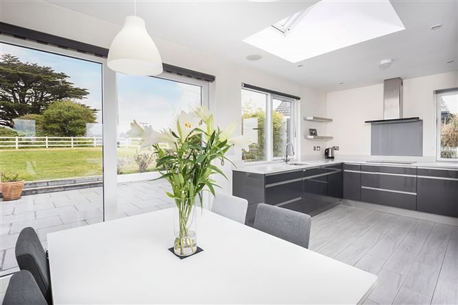 https://photos-a.propertyimages.ie/media/8/0/6/5008608/20332e2f-26cd-4e6d-aefb-ac26835078da_l.jpg