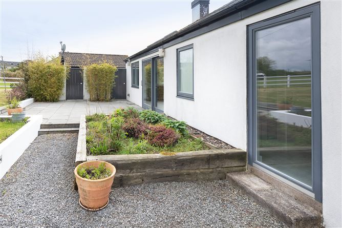 https://photos-a.propertyimages.ie/media/8/0/6/5008608/20332e2f-26cd-4e6d-aefb-ac26835078da_l.jpg