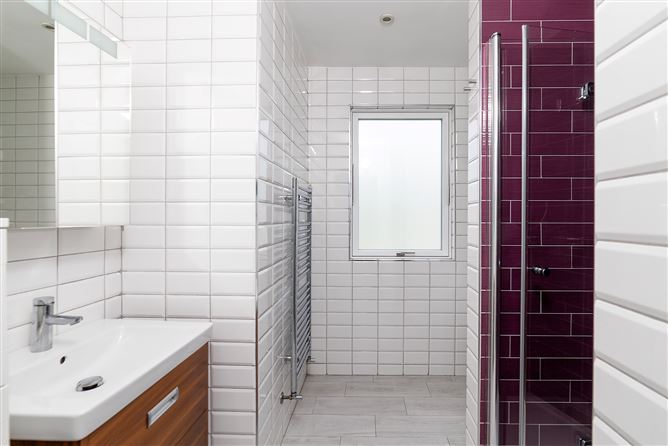 https://photos-a.propertyimages.ie/media/8/0/6/5008608/20332e2f-26cd-4e6d-aefb-ac26835078da_l.jpg
