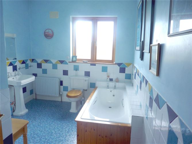 Dun-Na-Mara, 17 Knockranny Village, Westport, Co. Mayo