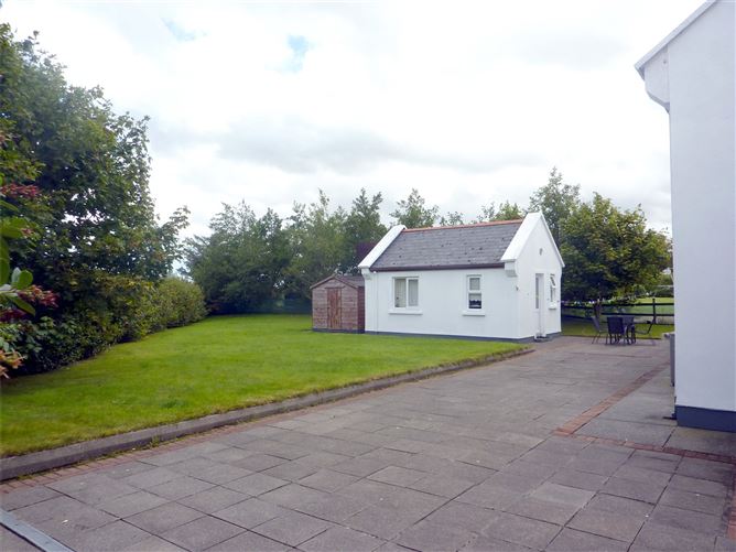 Dun-Na-Mara, 17 Knockranny Village, Westport, Co. Mayo