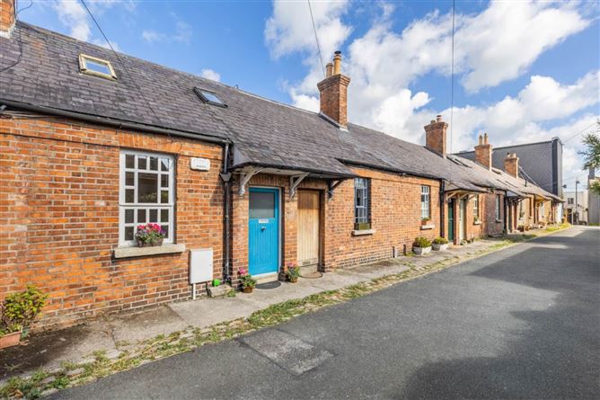 9 Brusna Cottages, Blackrock, County Dublin