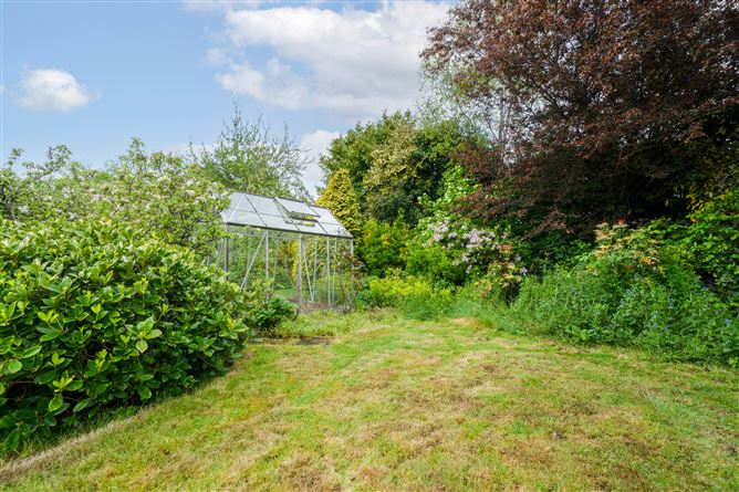 27 Whitethorn Road, Clonskeagh, Clonskeagh, Dublin 14