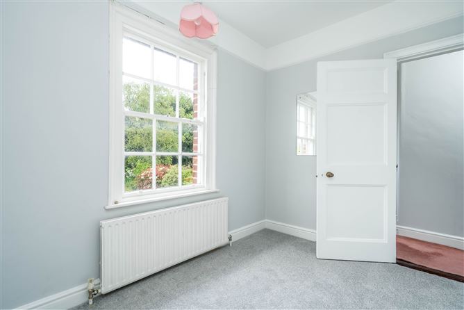 27 Whitethorn Road, Clonskeagh, Clonskeagh, Dublin 14