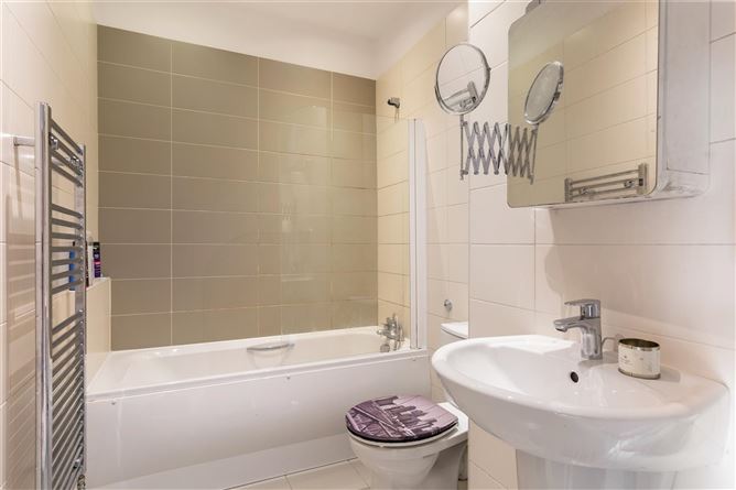 23 The Village, Enniskerry Road, Stepaside, Dublin 18