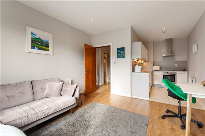 23 The Village, Enniskerry Road, Stepaside, Dublin 18