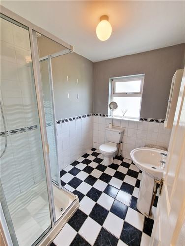 No. 1, 2 & 3 Powers Apartments, Kilrush Road, Kildysart, Co. Clare