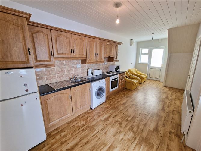 No. 1, 2 & 3 Powers Apartments, Kilrush Road, Kildysart, Co. Clare