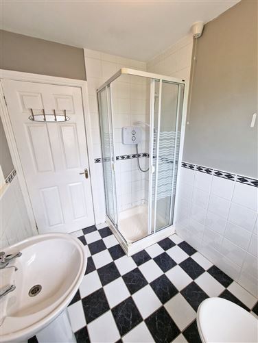 No. 1, 2 & 3 Powers Apartments, Kilrush Road, Kildysart, Co. Clare