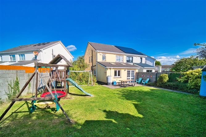 16 Castlevillage Rise, Celbridge, County Kildare