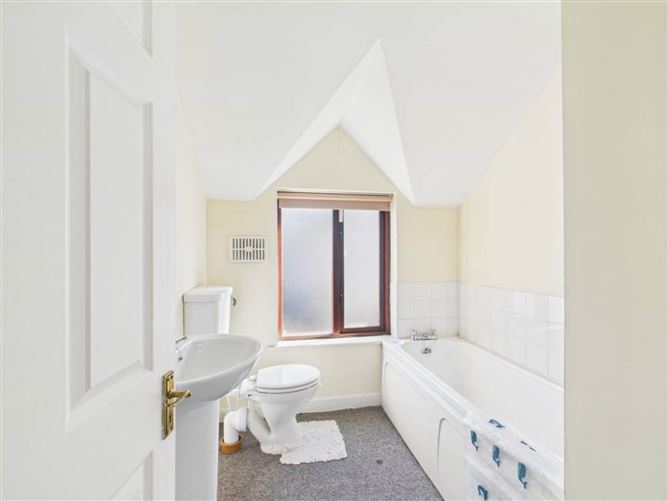 Photo 18 of 28 — 9 Priory Court, Athy, County Kildare