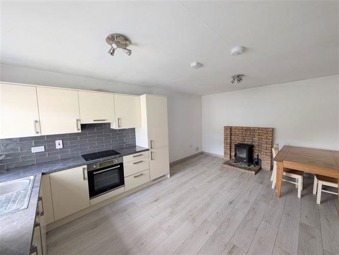 10 Thomond Place, Nenagh, Tipperary