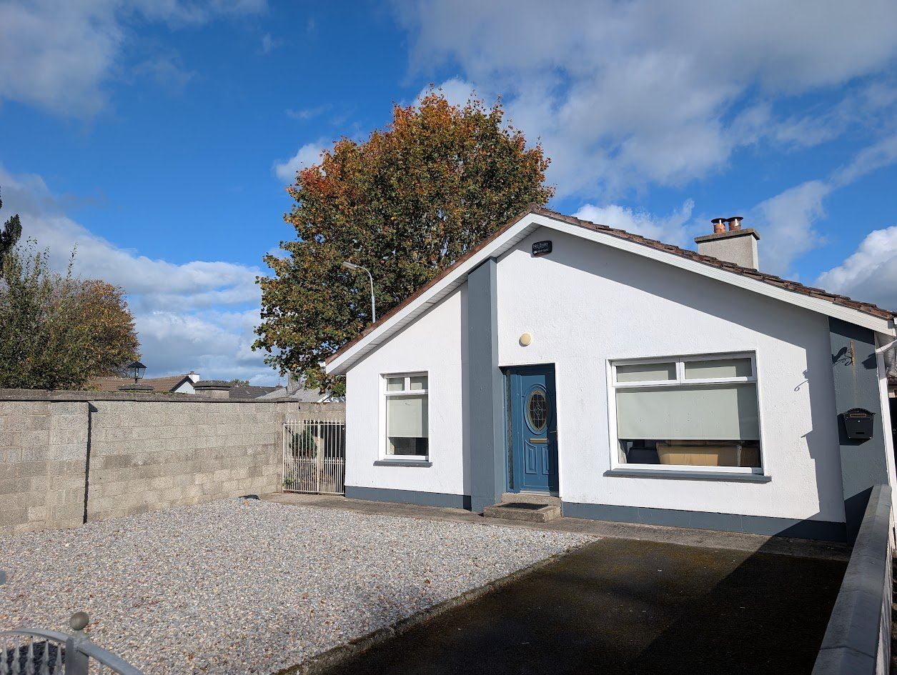Photo 1 of 18 — 10 Thomond Place, Nenagh, Tipperary