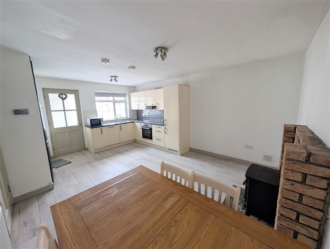10 Thomond Place, Nenagh, Tipperary