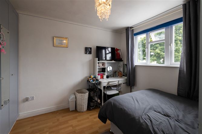 27 Lealand Avenue , Clondalkin,   Dublin 22
