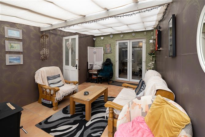 27 Lealand Avenue , Clondalkin,   Dublin 22