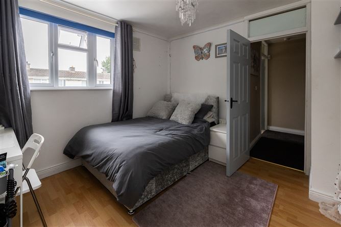 27 Lealand Avenue , Clondalkin,   Dublin 22