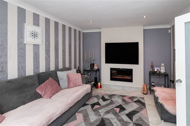 27 Lealand Avenue , Clondalkin,   Dublin 22