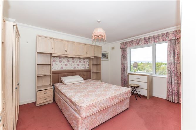 5 Mariners Court, Sutton,   Dublin 13