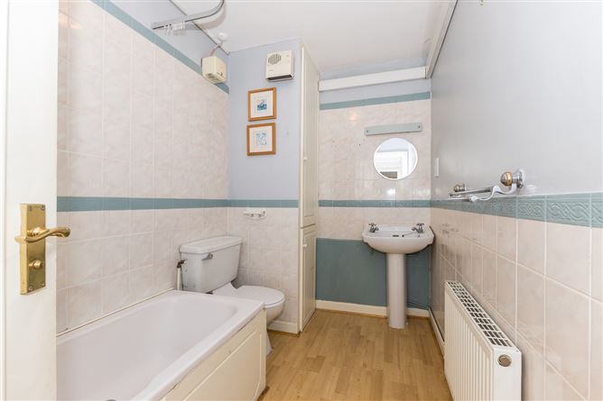 5 Mariners Court, Sutton,   Dublin 13