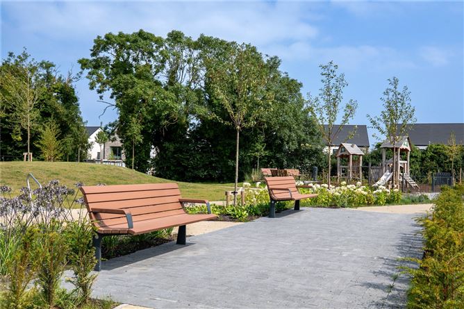 https://photos-a.propertyimages.ie/media/8/1/0/4788018/e97f2499-22dd-4bae-8e78-6e8e4d185898_l.jpg