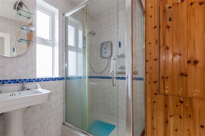 9 Crescent Villas, Iona Road, Drumcondra, Dublin 9