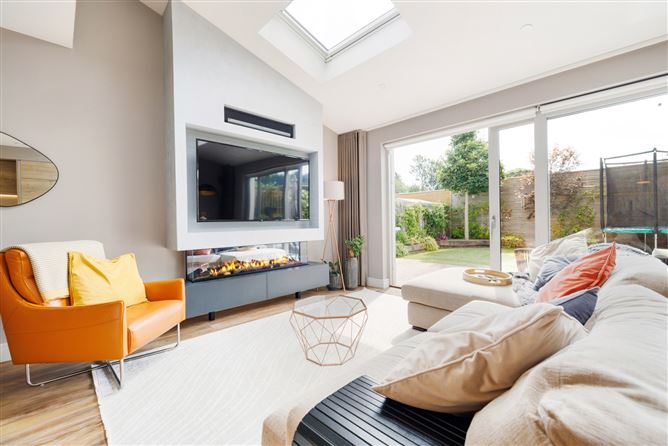8 Brambledown, Glenamuck Road, Carrickmines, Dublin 18