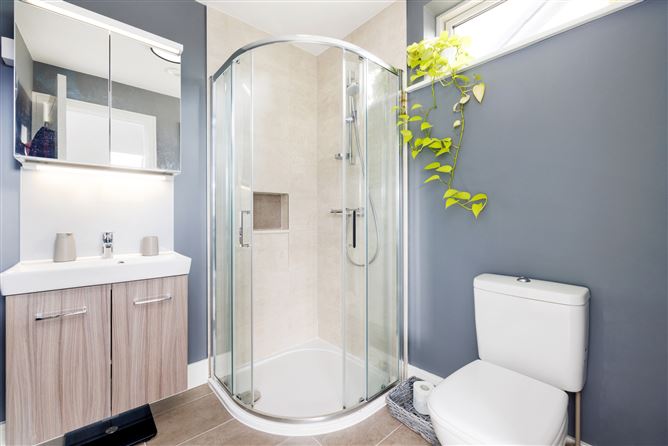 8 Brambledown, Glenamuck Road, Carrickmines, Dublin 18