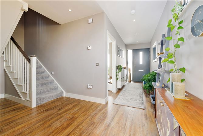 8 Brambledown, Glenamuck Road, Carrickmines, Dublin 18
