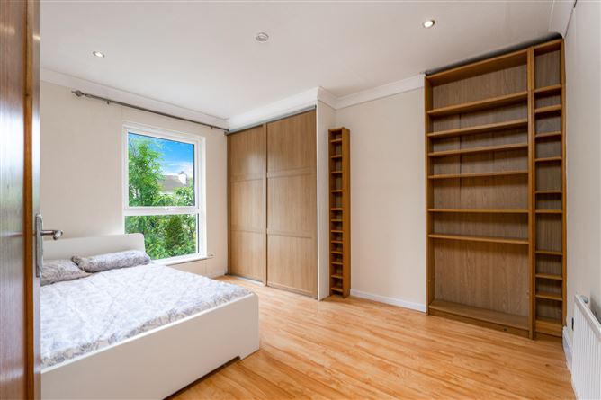 72 Llewellyn Grove, Rathfarnham, Dublin 16