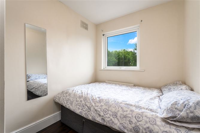 72 Llewellyn Grove, Rathfarnham, Dublin 16