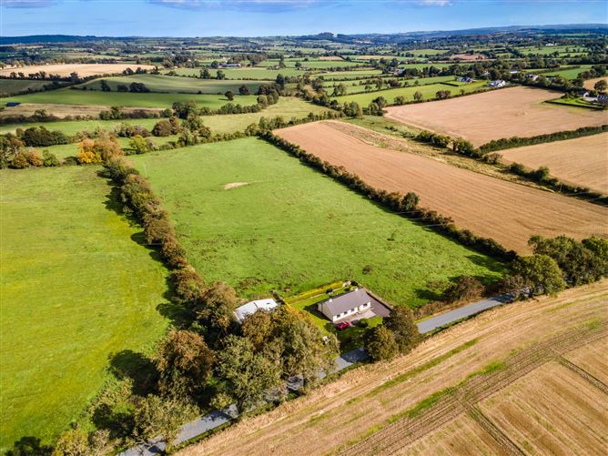 Detached Residence, Yard & C.9 Acres At, Mullagha, Slane, County Meath
