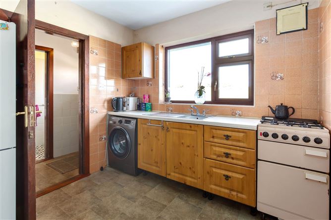 Detached Residence, Yard & C.9 Acres At, Mullagha, Slane, County Meath