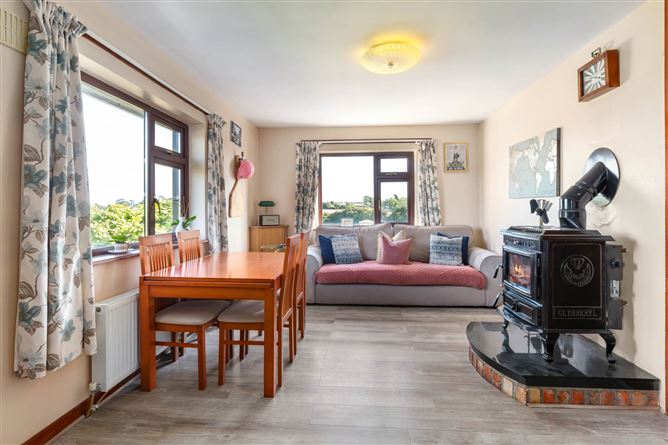 Detached Residence, Yard & C.9 Acres At, Mullagha, Slane, County Meath