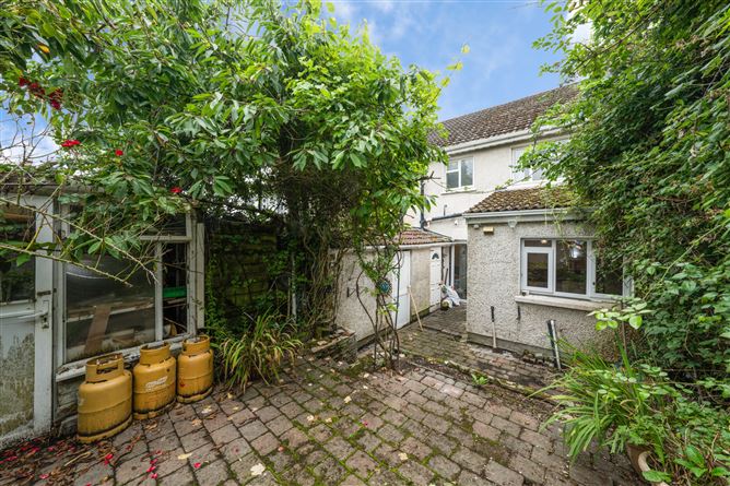 3 Rathlawns, Rathcoole, Co. Dublin