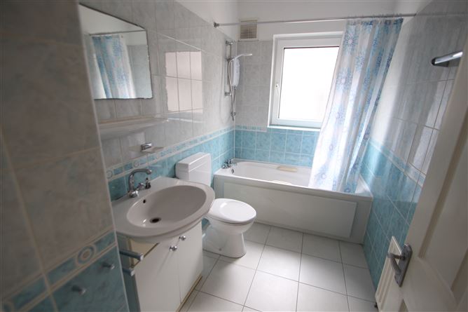 11 Castle Hill, Rock Road, Carrigaline, Cork