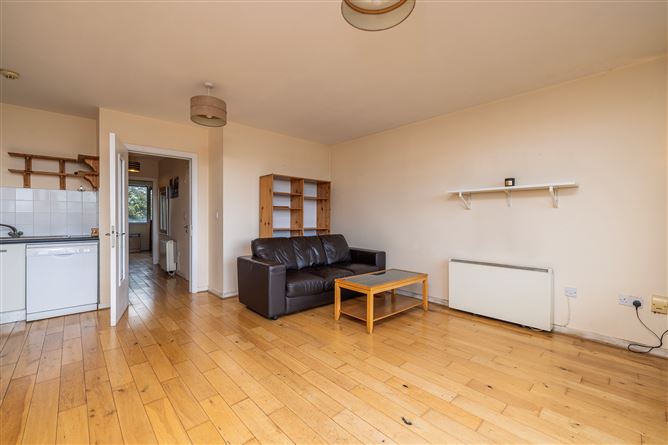 https://photos-a.propertyimages.ie/media/8/1/2/4949218/8d39d6c9-5ff5-46ff-bf9d-d3388a35edb3_l.jpg