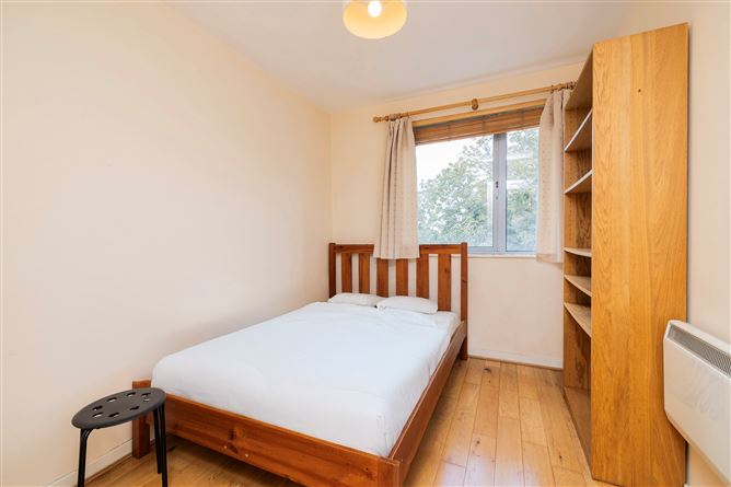 https://photos-a.propertyimages.ie/media/8/1/2/4949218/8d39d6c9-5ff5-46ff-bf9d-d3388a35edb3_l.jpg