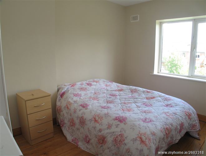 25 College Farm Glen, Newbridge, Kildare