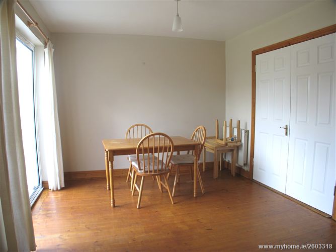 25 College Farm Glen, Newbridge, Kildare