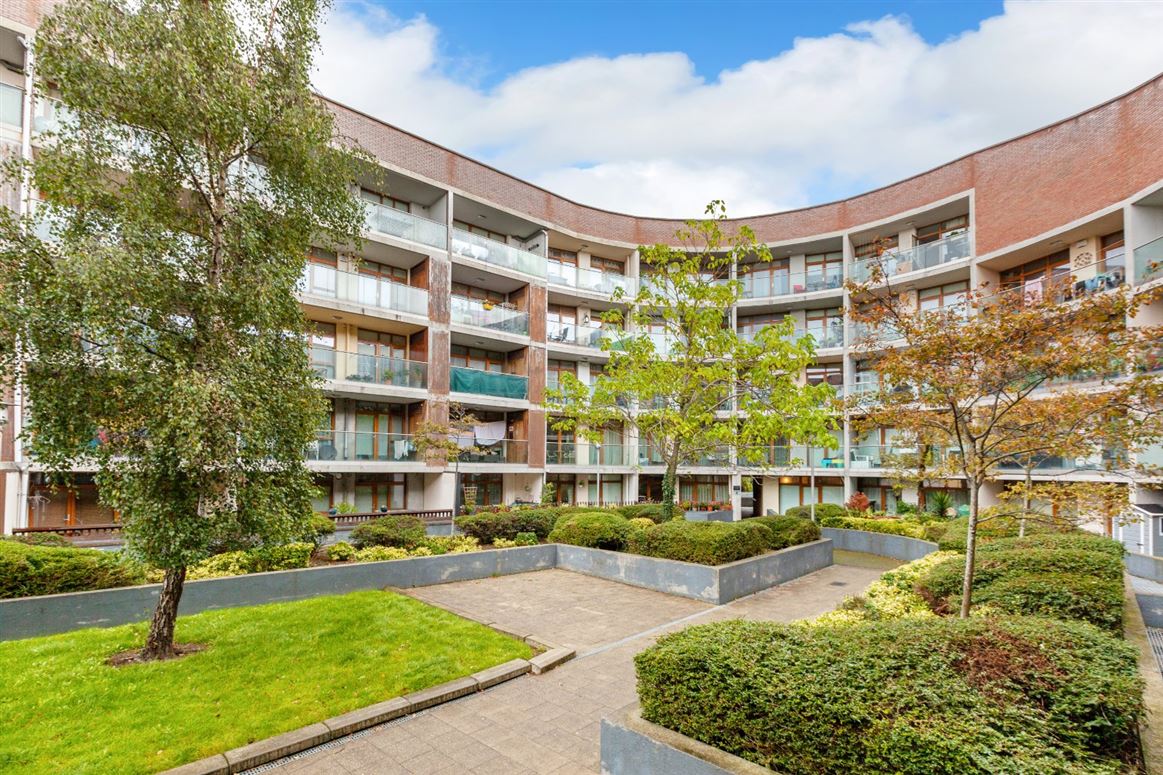 14 Doonbeg House, Clare Village, Clarehall, Dublin 17 DNG Raheny