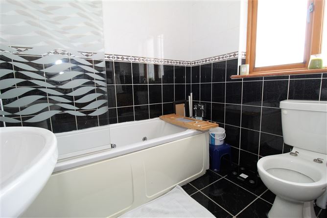 11 Graysmeadow, Cloghan, Co. Offaly